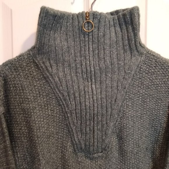 Universal Threat Funnel Neck Quarter Zip Sage Sweater M - Picture 4 of 9